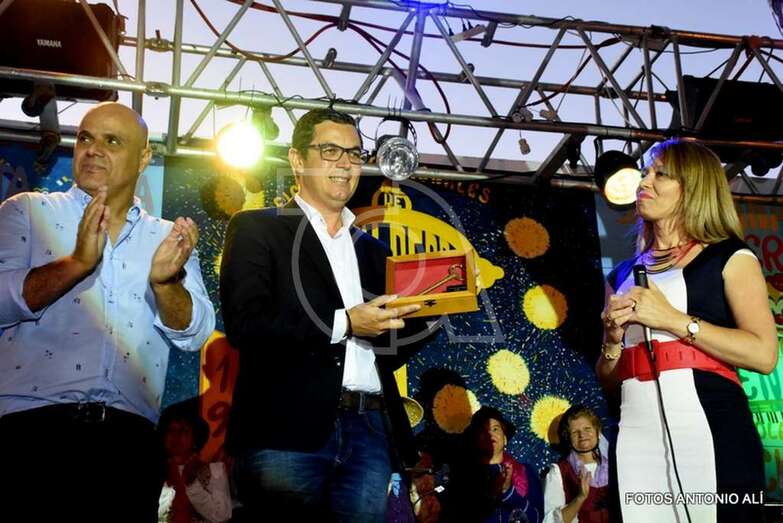 Pablo Rodríguez, en el momento de recibir las llaves de El Ejido (Foto Antonio Alí)